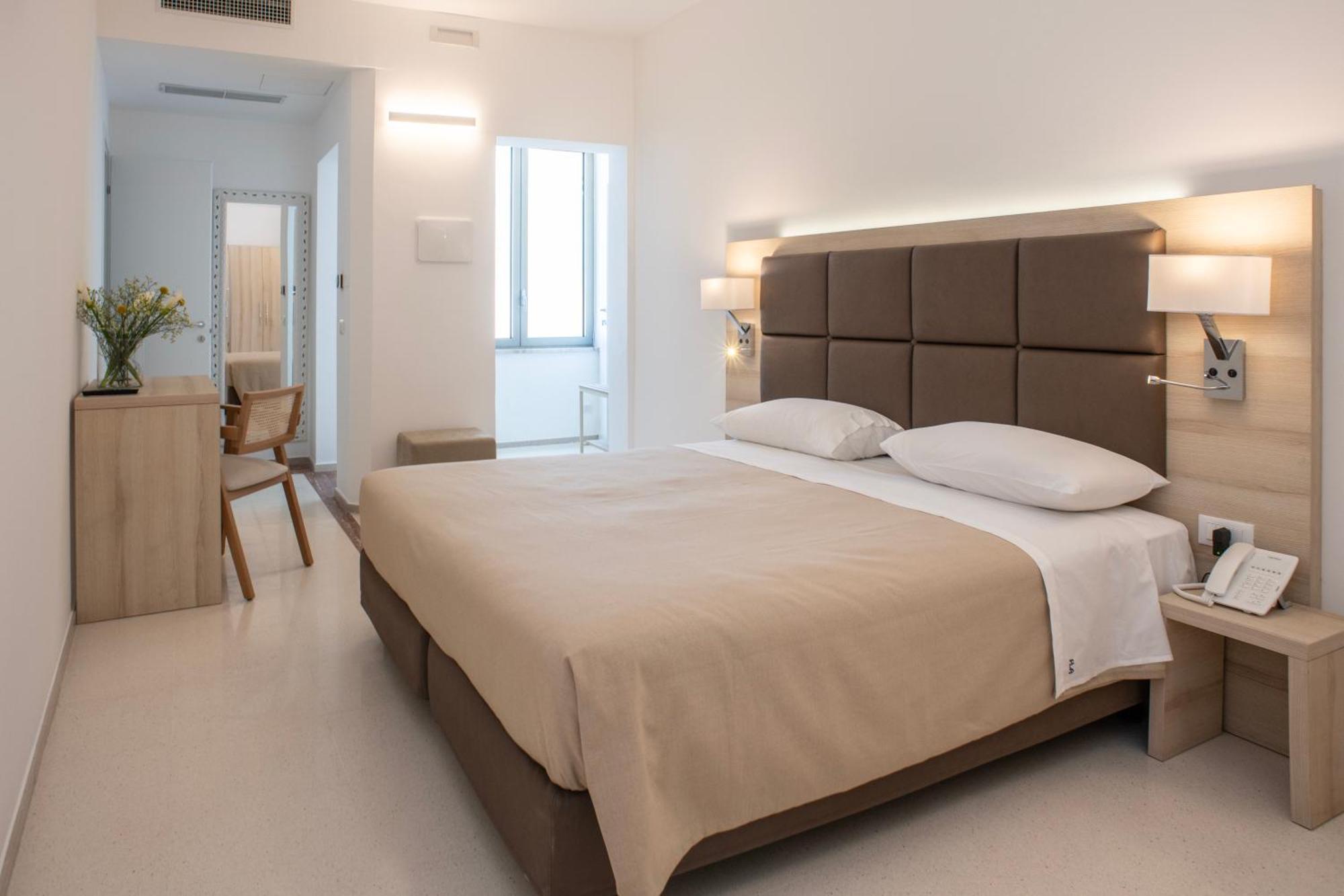 Hotel Albania Otranto Bagian luar foto