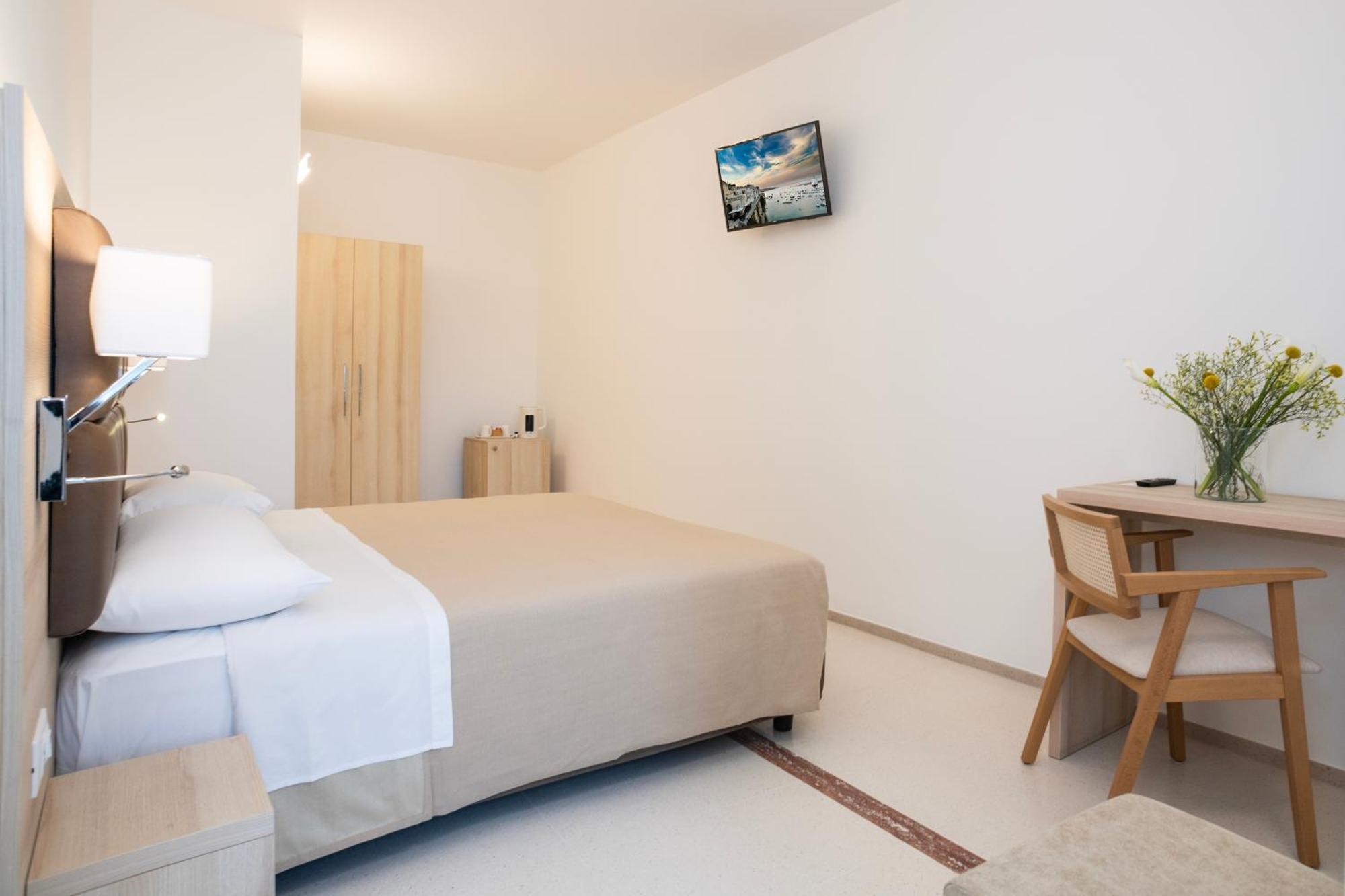 Hotel Albania Otranto Bagian luar foto