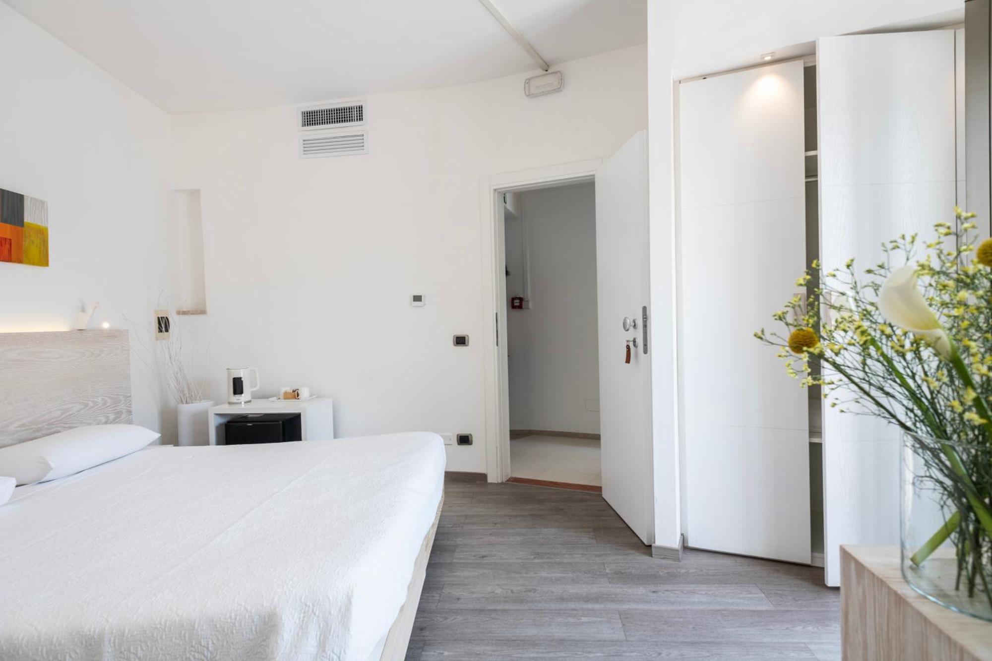 Hotel Albania Otranto Bagian luar foto