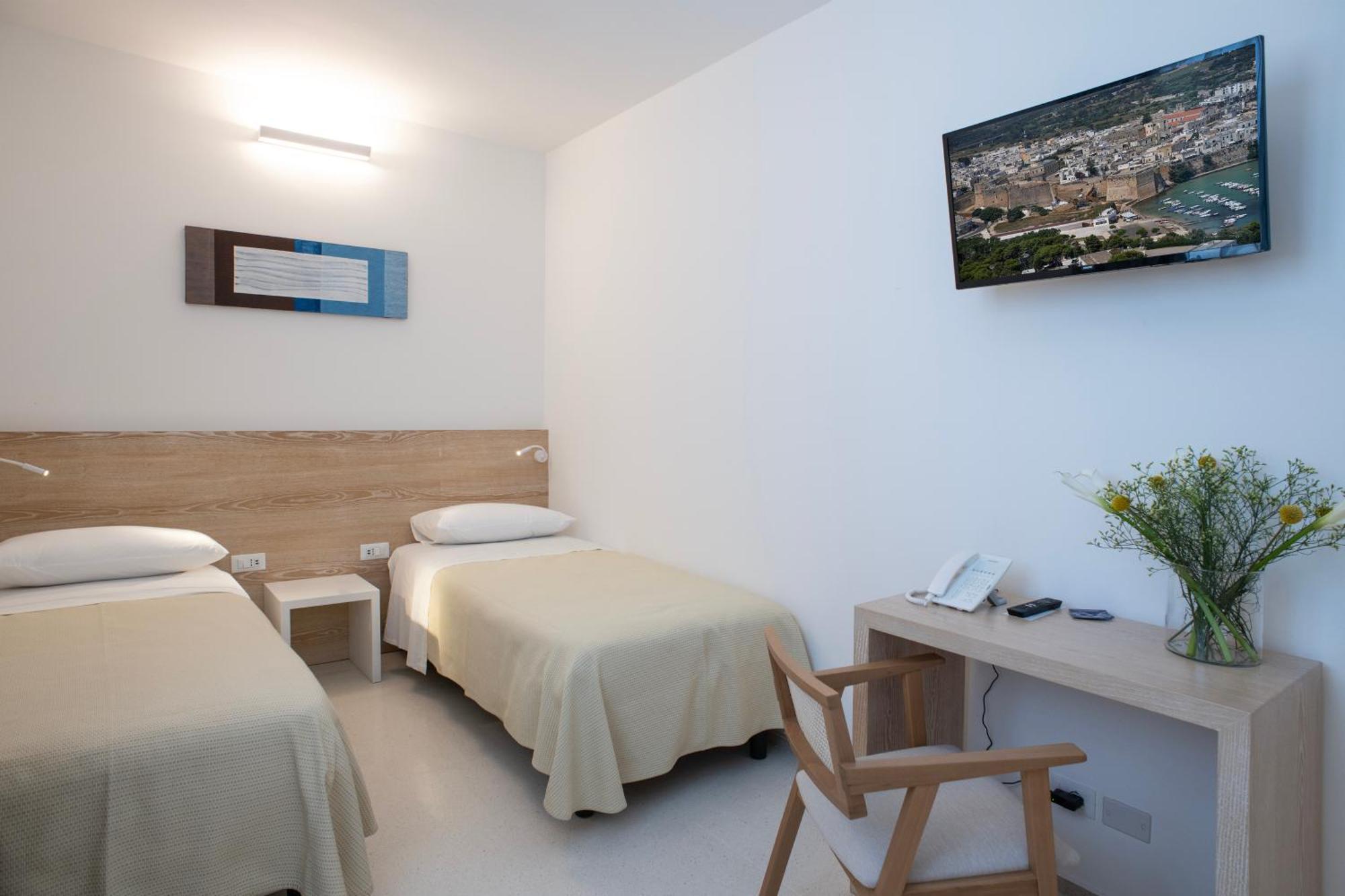 Hotel Albania Otranto Bagian luar foto