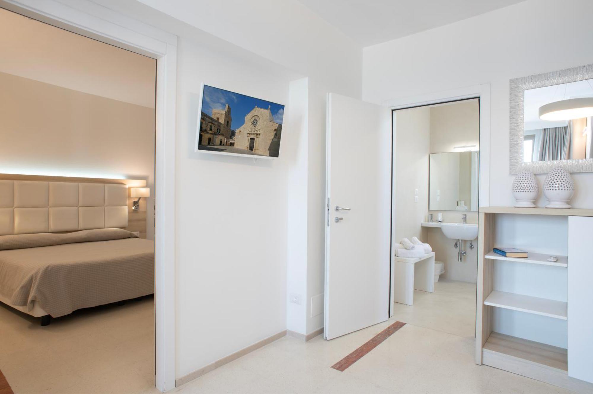 Hotel Albania Otranto Bagian luar foto