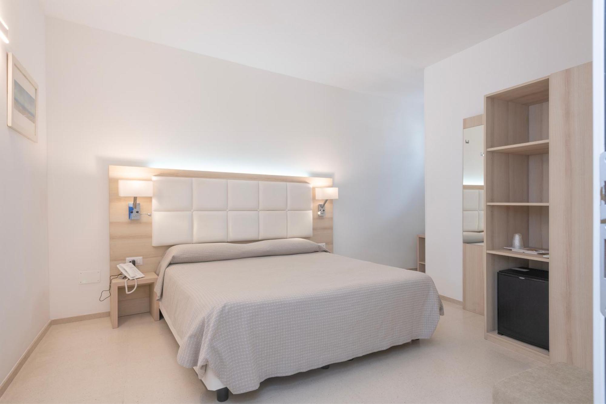Hotel Albania Otranto Bagian luar foto