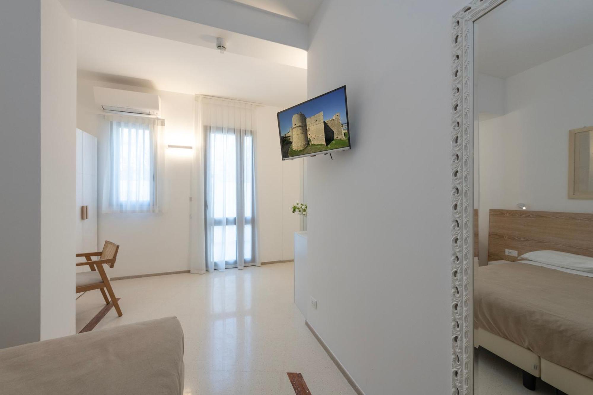 Hotel Albania Otranto Bagian luar foto