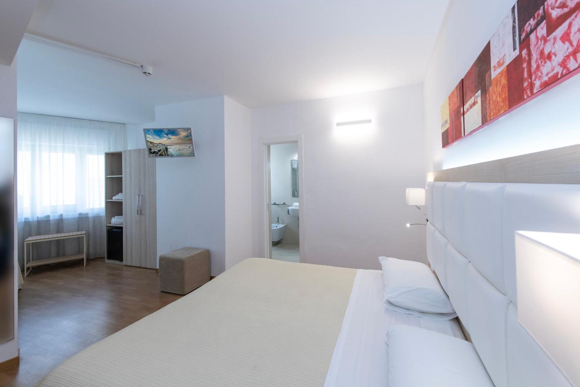 Hotel Albania Otranto Bagian luar foto