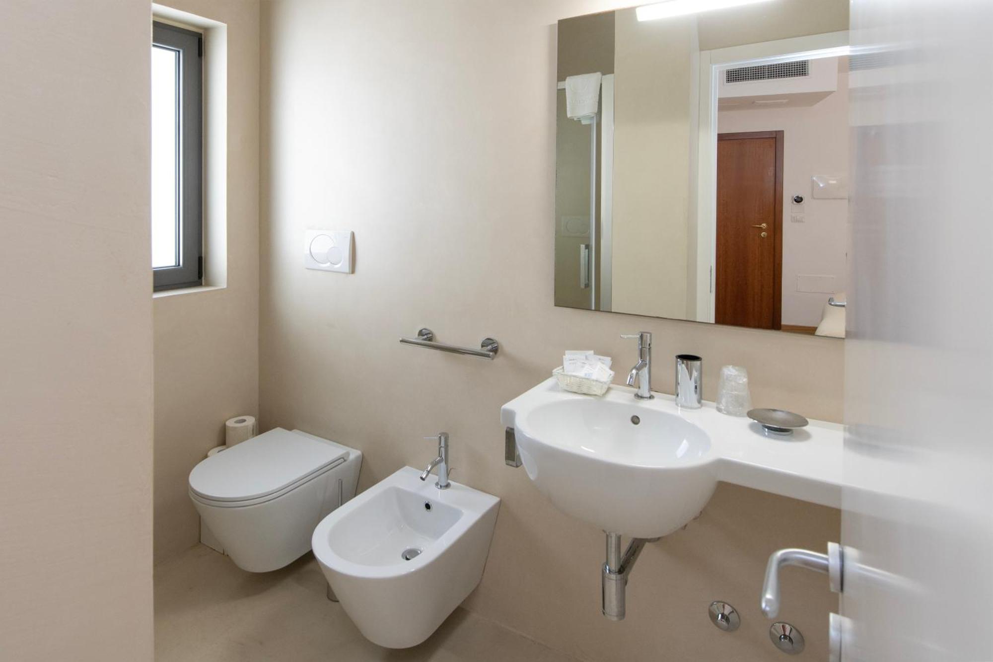 Hotel Albania Otranto Bagian luar foto