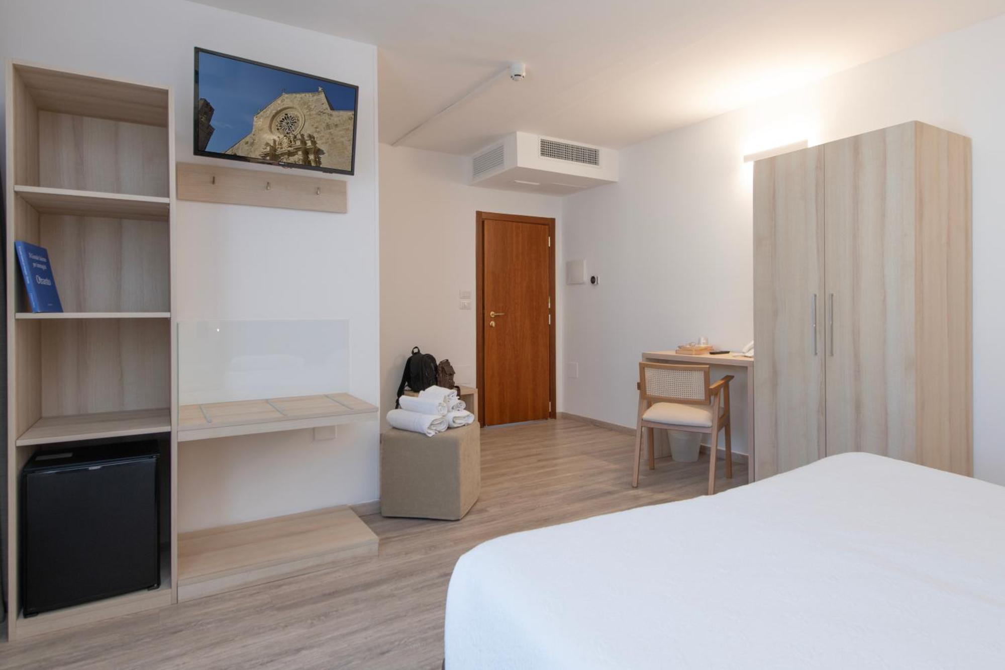 Hotel Albania Otranto Bagian luar foto