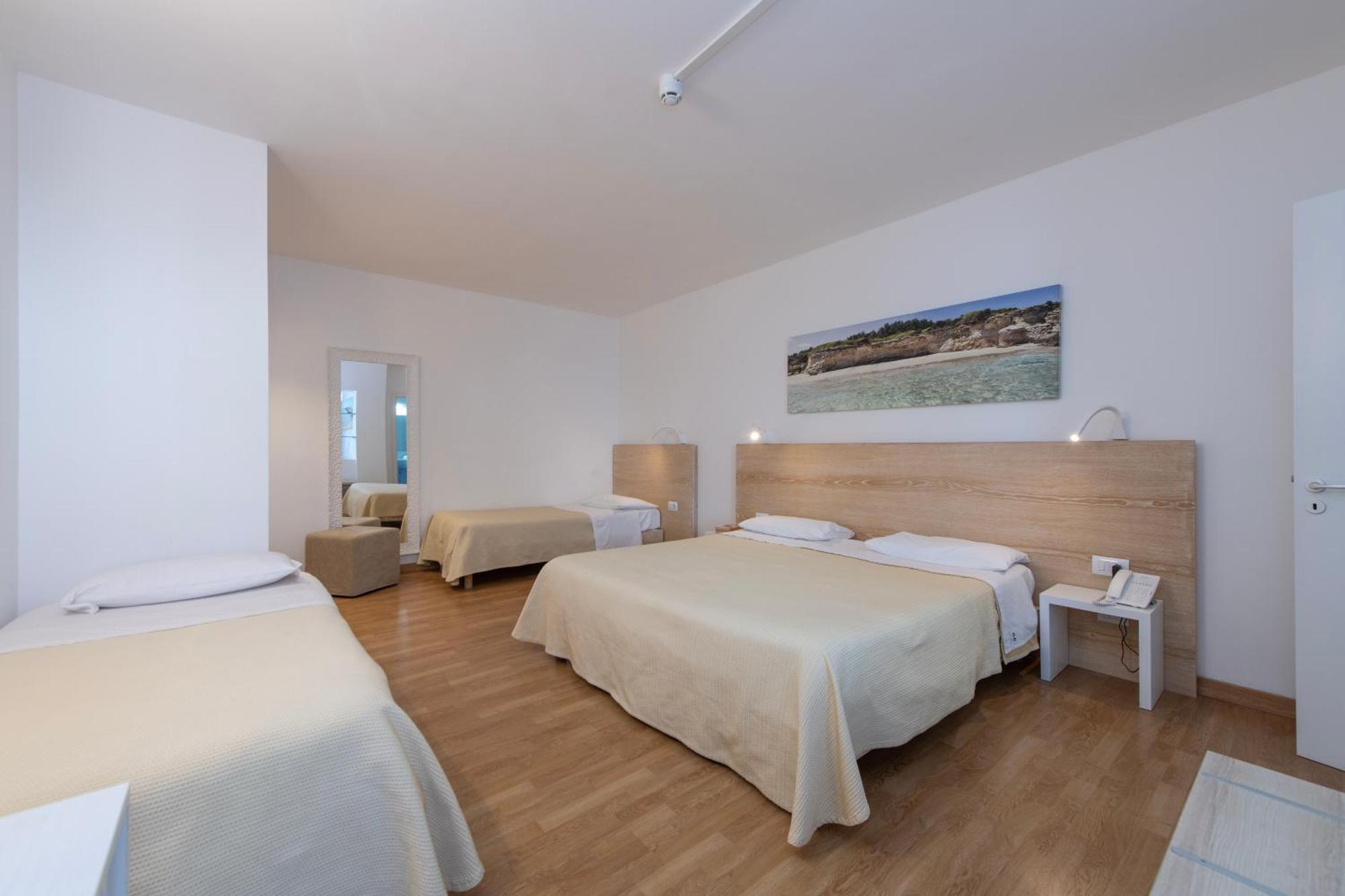 Hotel Albania Otranto Bagian luar foto