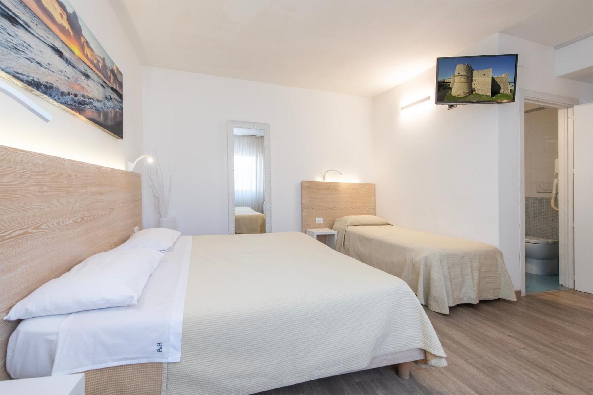 Hotel Albania Otranto Bagian luar foto