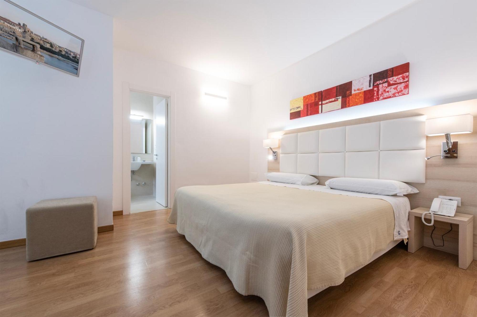 Hotel Albania Otranto Bagian luar foto